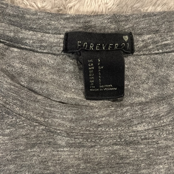 Forever 21 Cropped T-Shirt - Picture 3 of 3